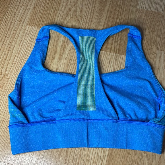 Reebok CrossFit bra size medium heathered blue no padding - Picture 3 of 3